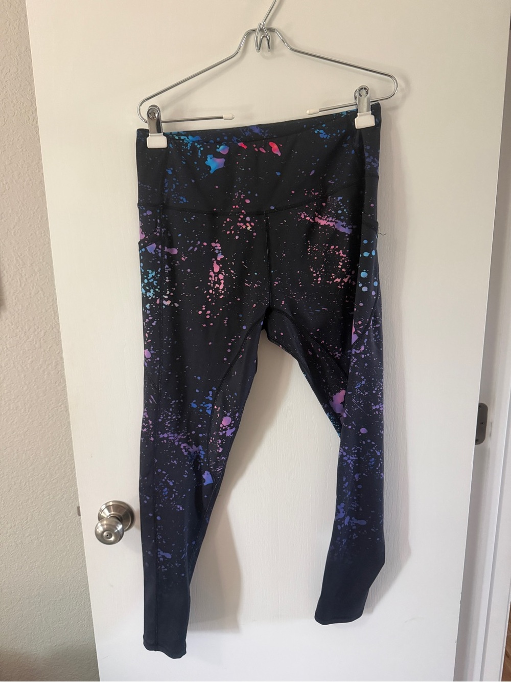 Black high rise Leggings with Pink & Blue Paint-Splash Print
